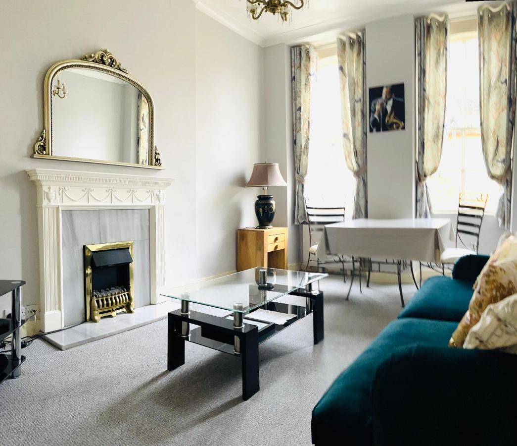 Alexander House Appartement Corsham Buitenkant foto